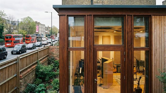 Reducing Traffic Noise in a London Garden Office
